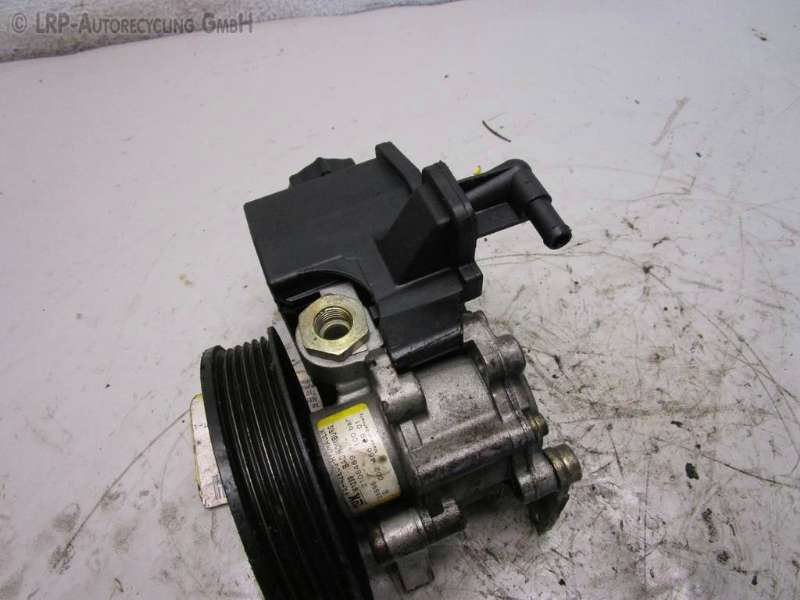 Mercedes W202 Servopumpe 2106469 2.0 100kw BJ1996